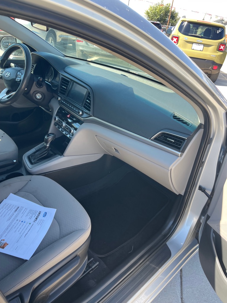 2020 Hyundai Elantra SEL - Photo 16