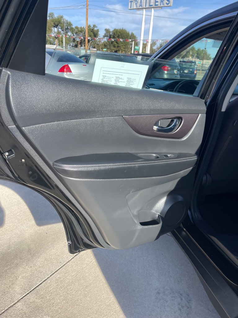 2015 Nissan Rogue S - Photo 12