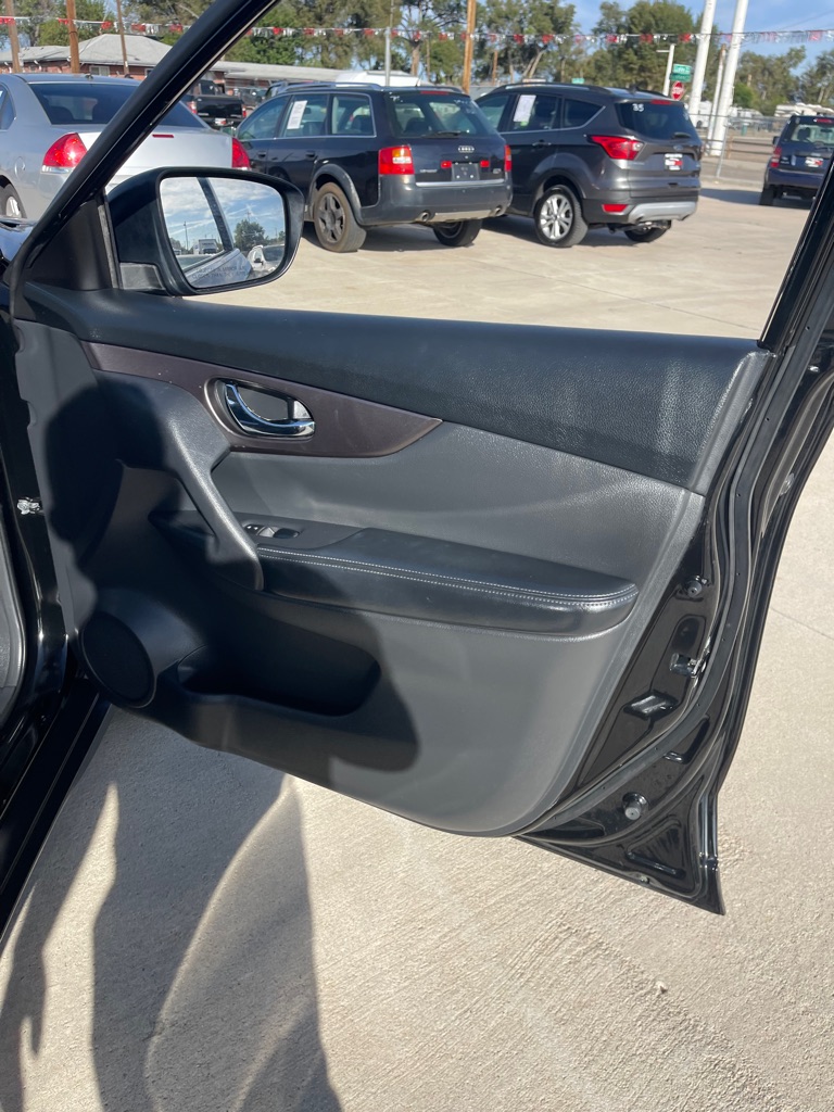 2015 Nissan Rogue S - Photo 16