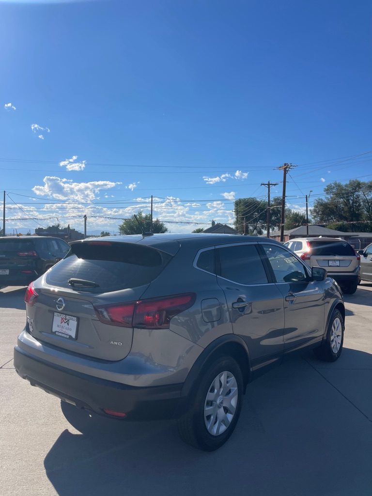 2019 Nissan Rogue Sport S photo 3