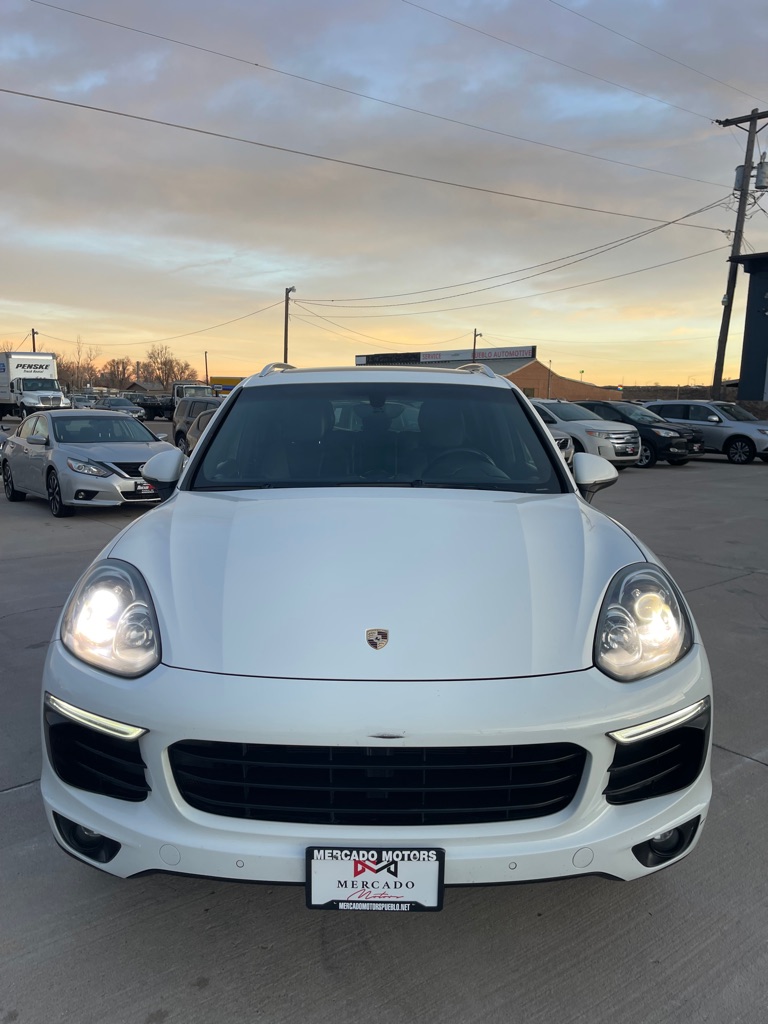 2016 Porsche Cayenne photo 4