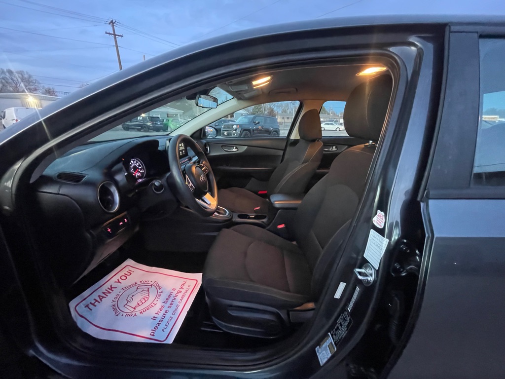 2021 Kia Forte LXS - Photo 8