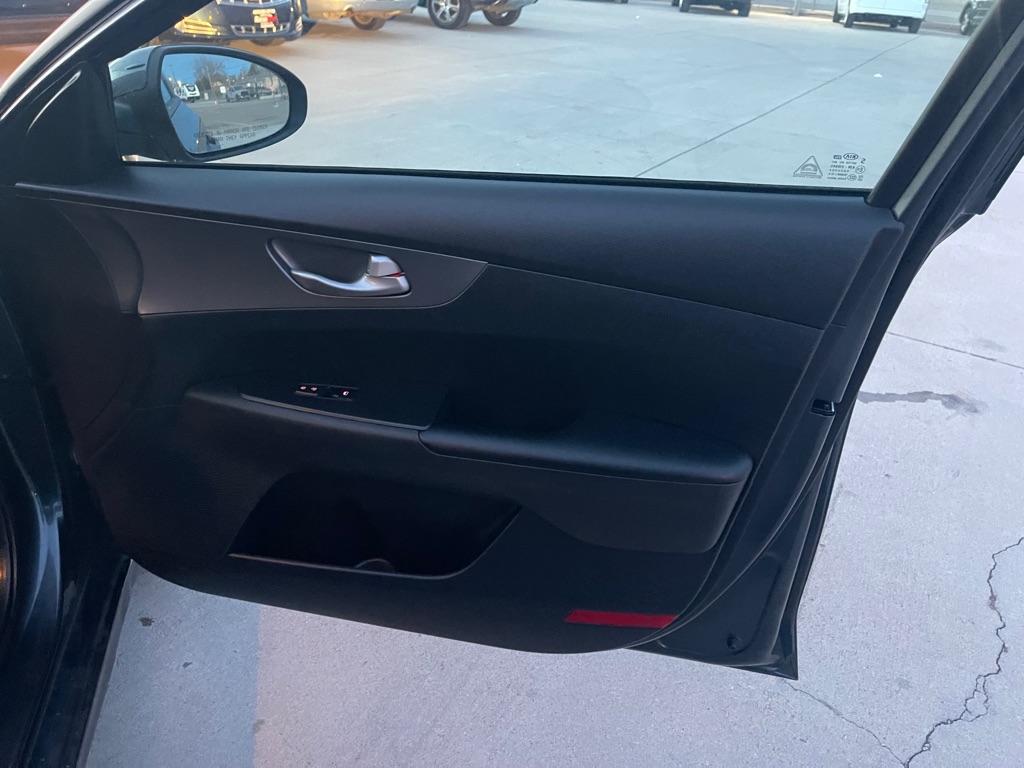 2021 Kia Forte LXS - Photo 16