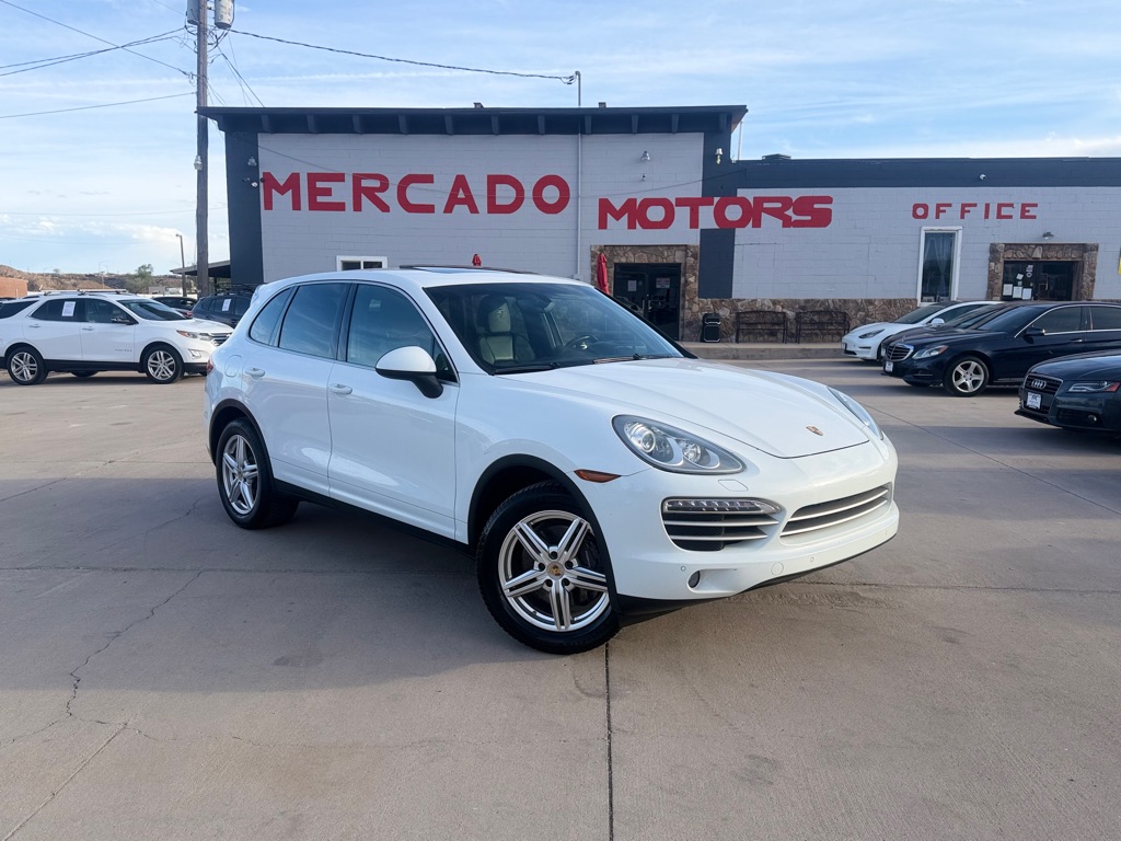 2014 Porsche Cayenne Platinum Edition's photo