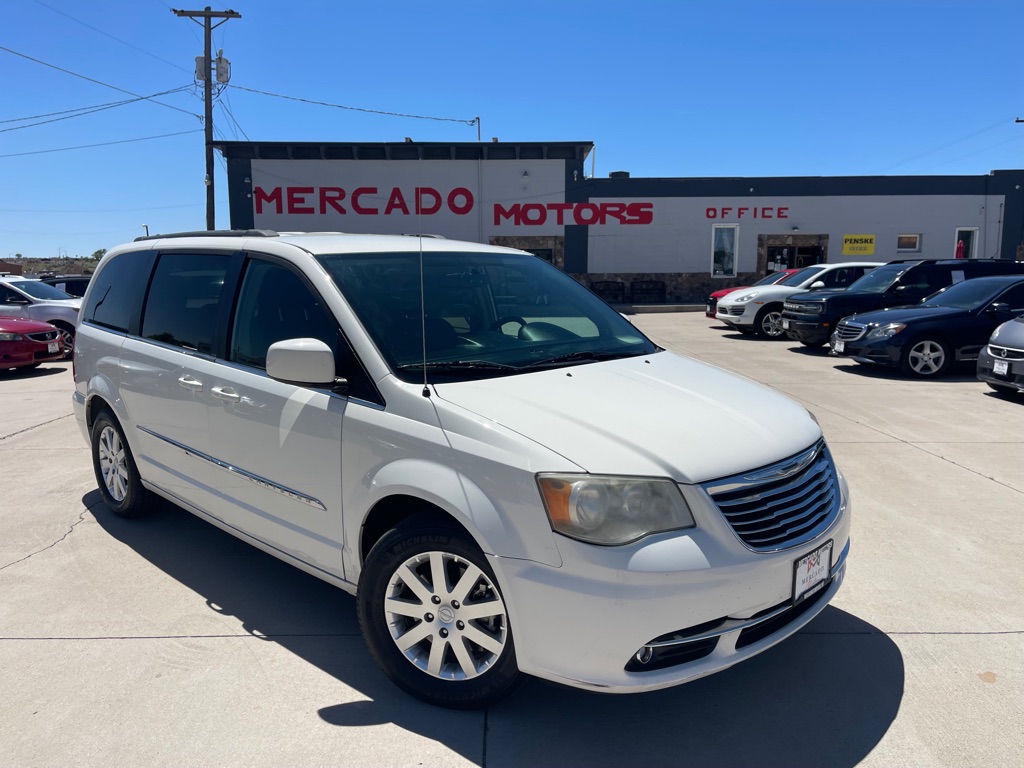 2012 Chrysler Town & Country Touring's photo
