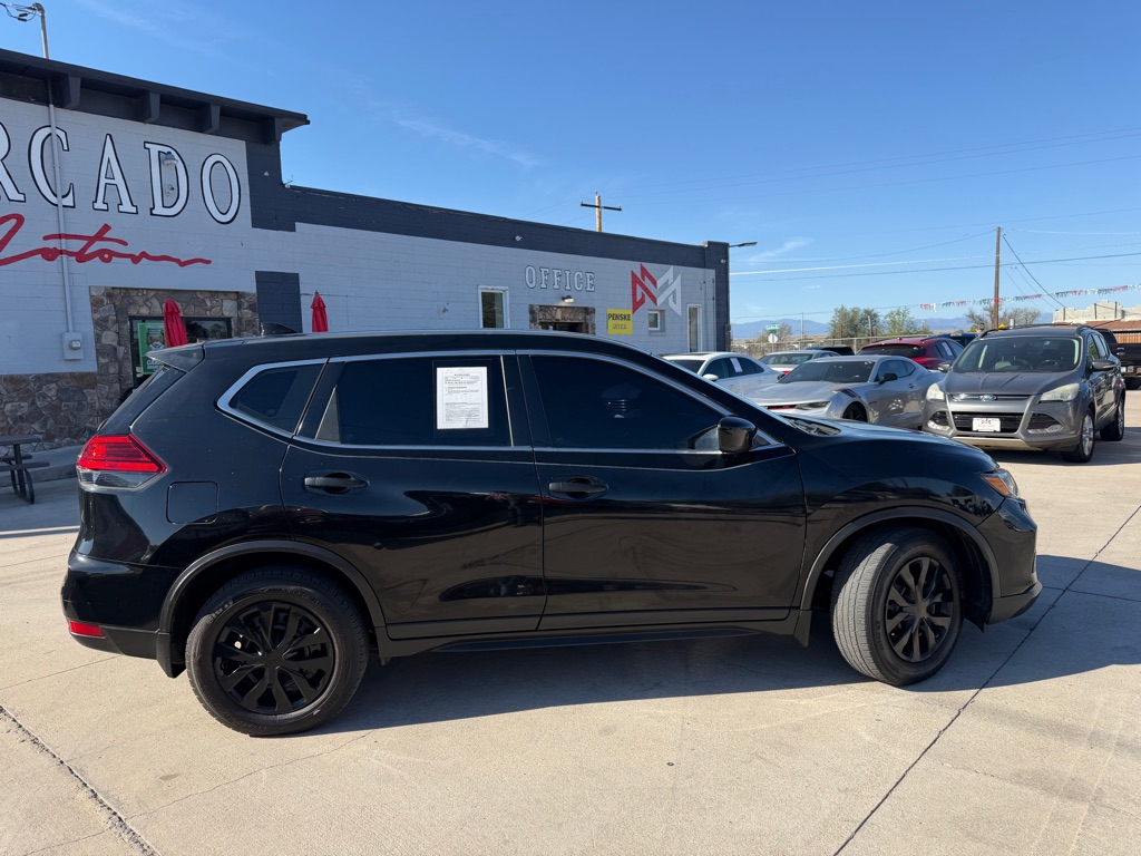 Nissan Rogue photo 2
