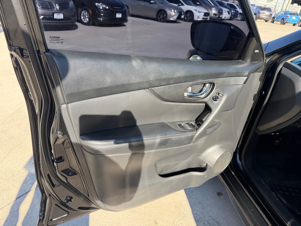 Nissan Rogue photo 10