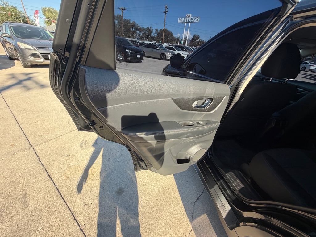 Nissan Rogue photo 12