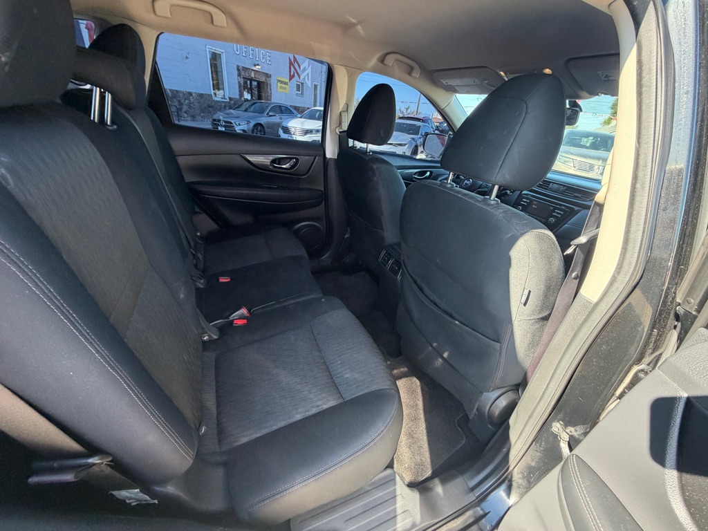 Nissan Rogue photo 14