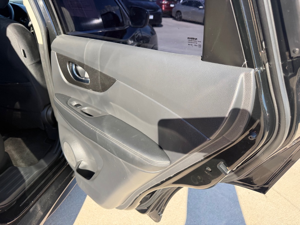 Nissan Rogue photo 15