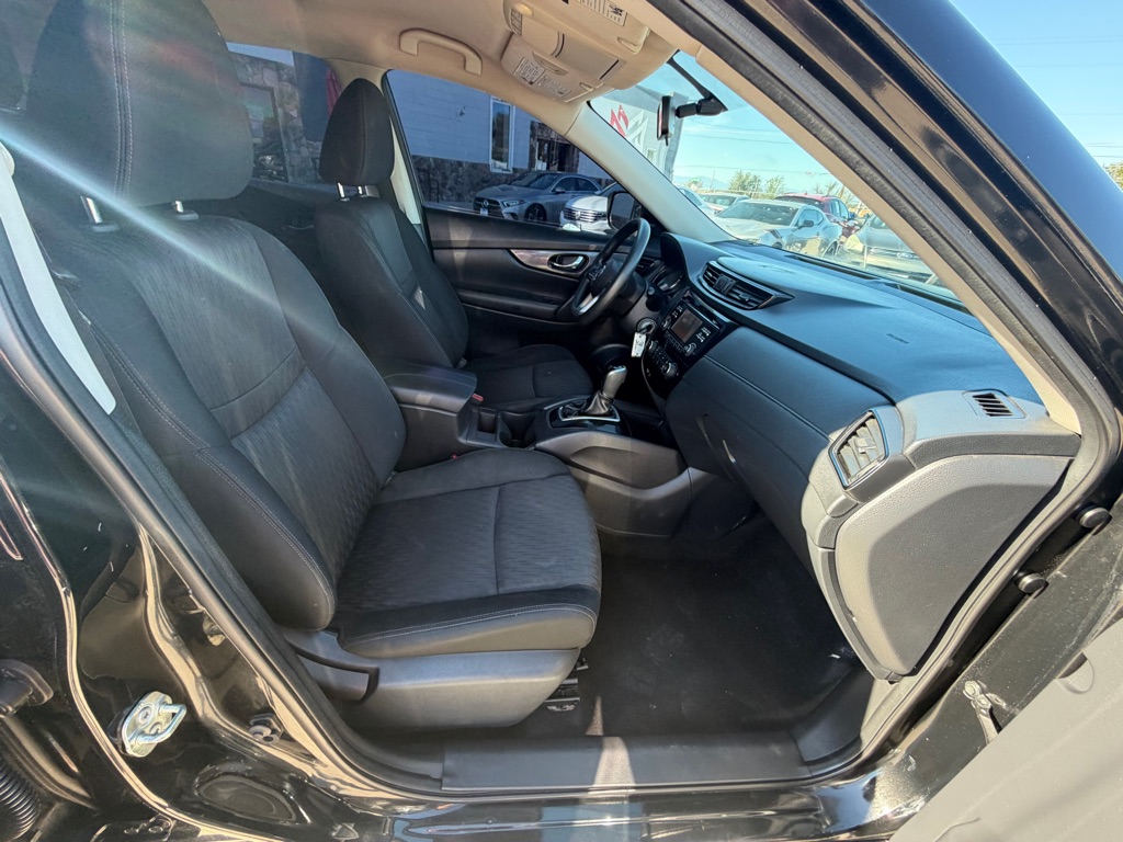 Nissan Rogue photo 16