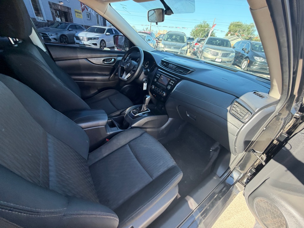 Nissan Rogue photo 17