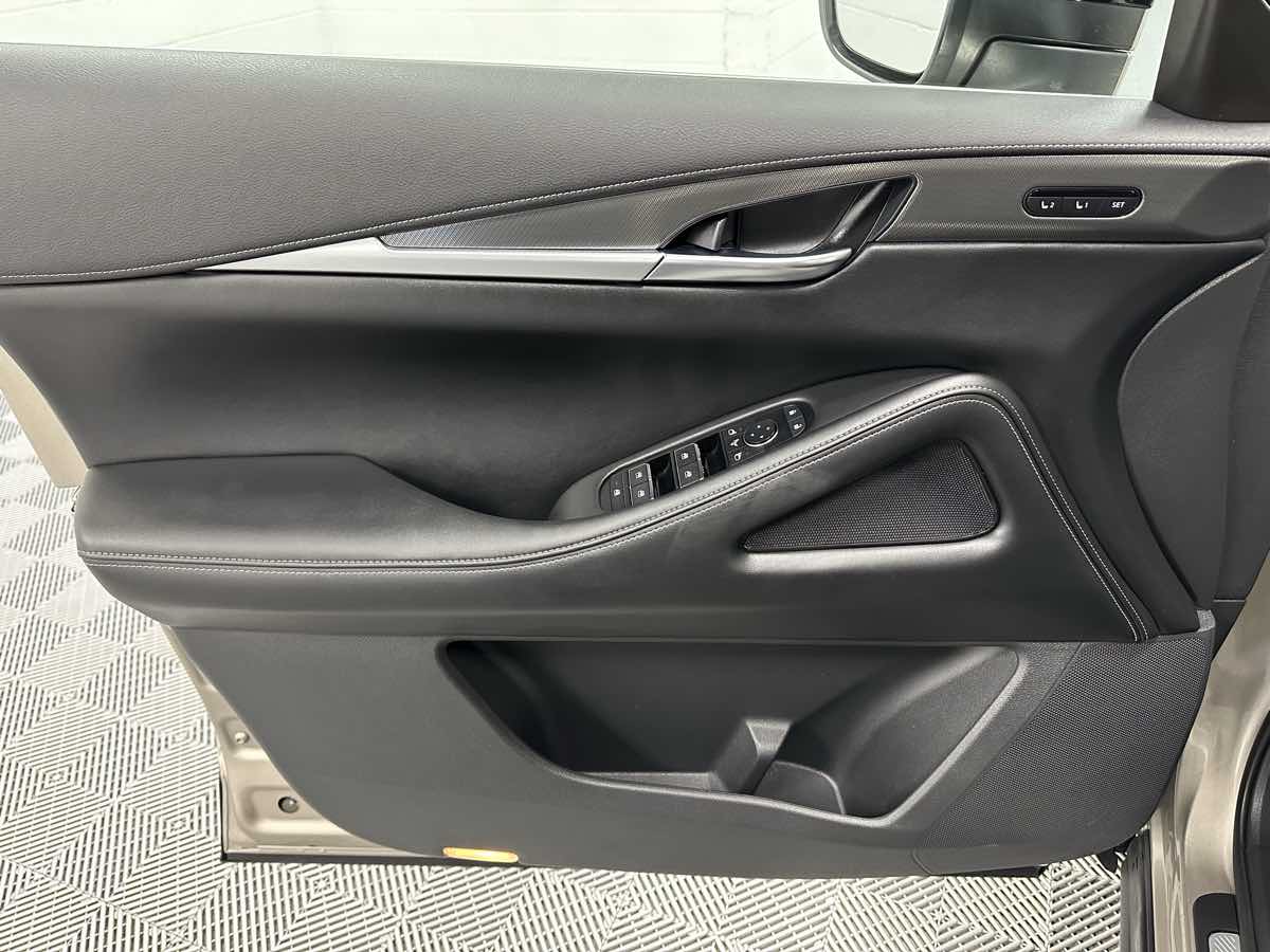 2024 Infiniti QX60 Luxe photo 2