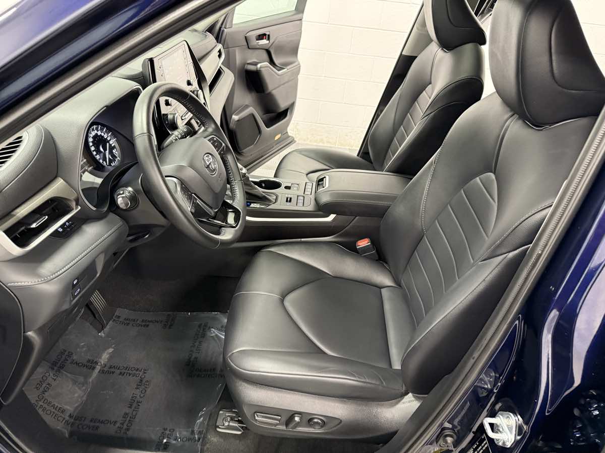 Sold 2021 Toyota Highlander XLE in Grand Rapids