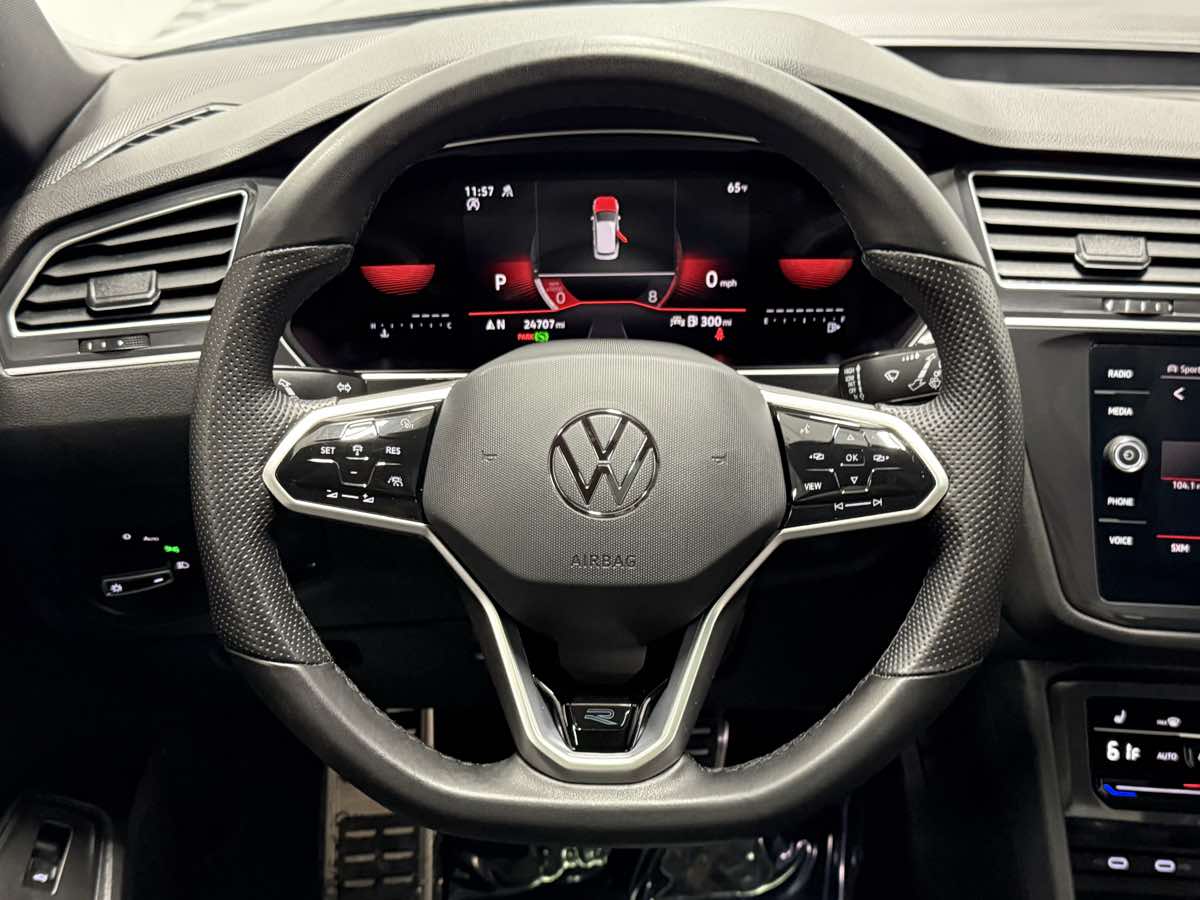 2024 Volkswagen Tiguan SE R-Line Black photo 10