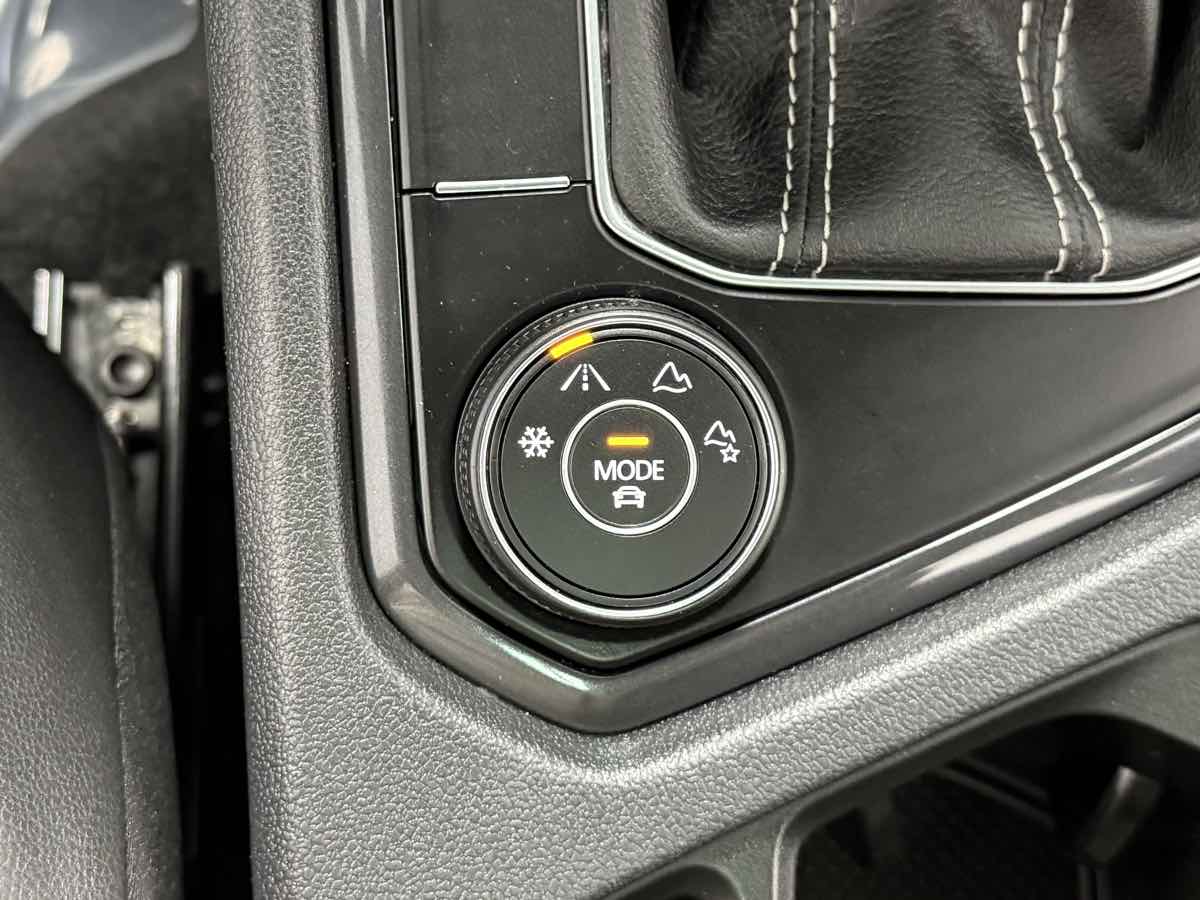 2024 Volkswagen Tiguan SE R-Line Black photo 16