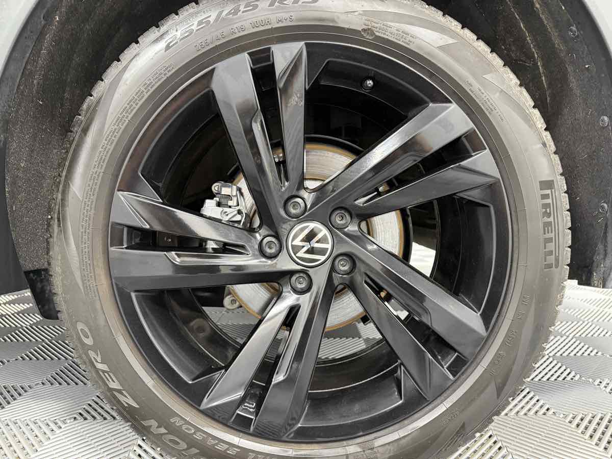 2024 Volkswagen Tiguan SE R-Line Black photo 23