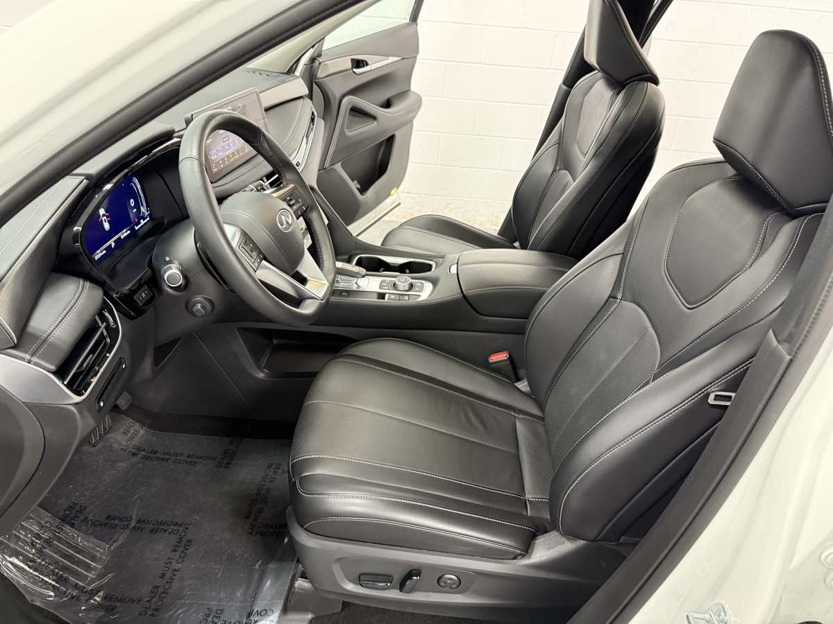 2024 Infiniti QX60 Luxe photo 3