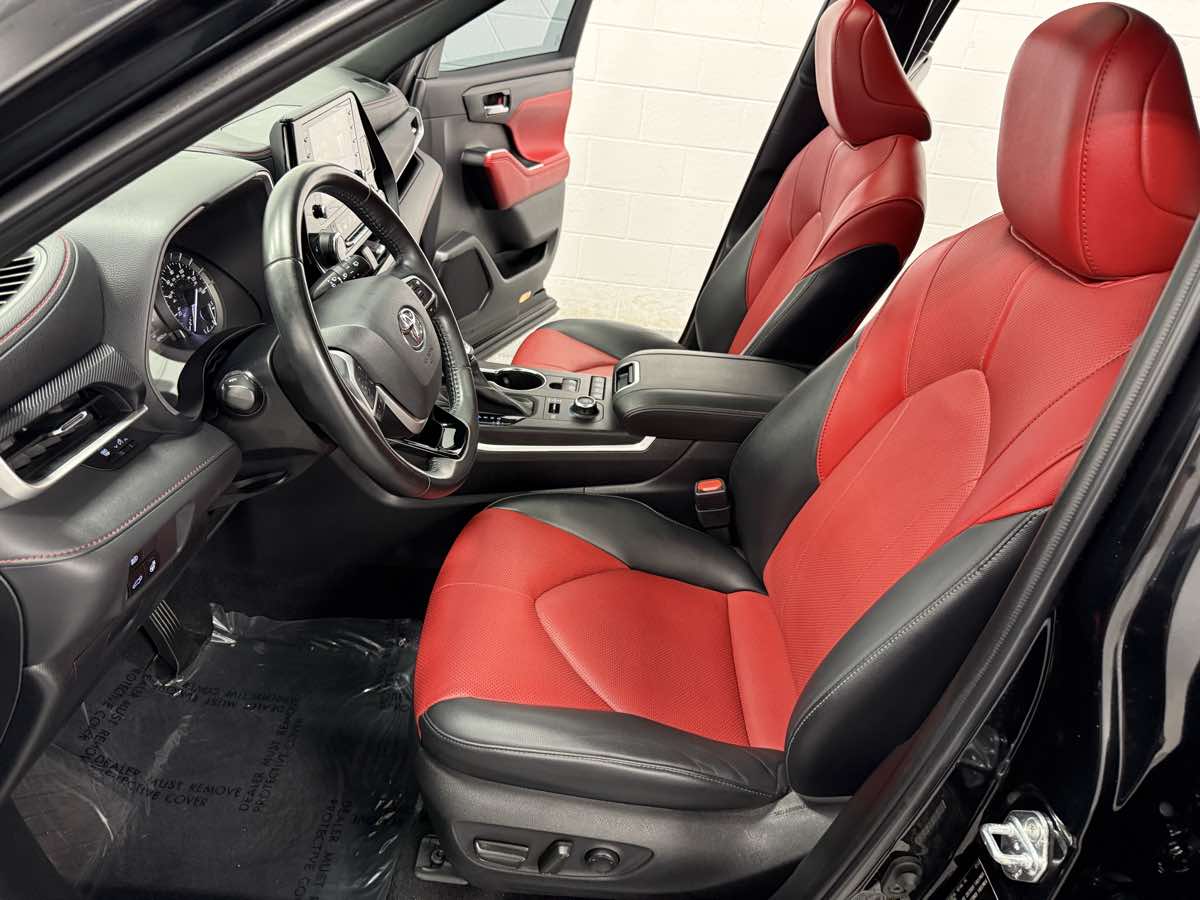 2022 Toyota Highlander XSE photo 3