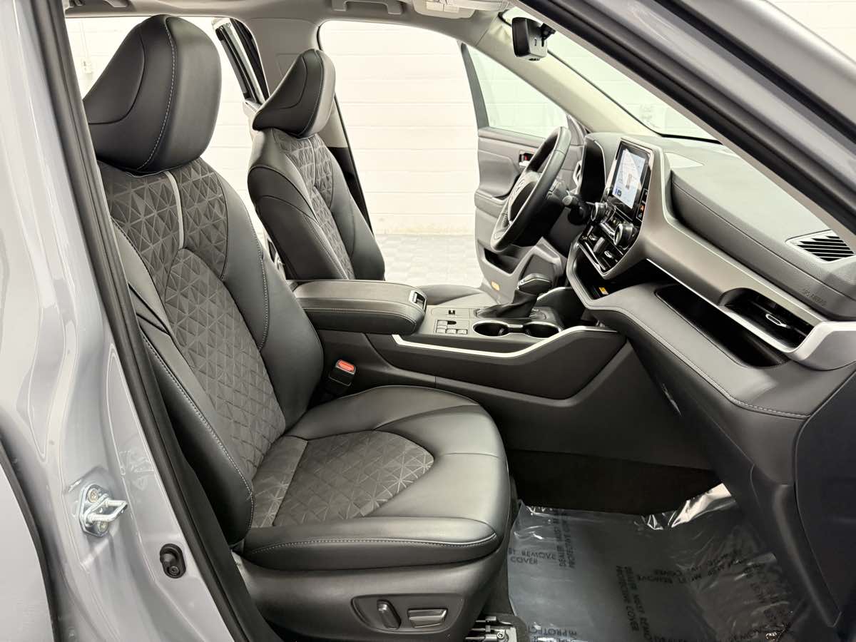 Sold 2024 Toyota Highlander Hybrid XLE Nightshade in Grand Rapids
