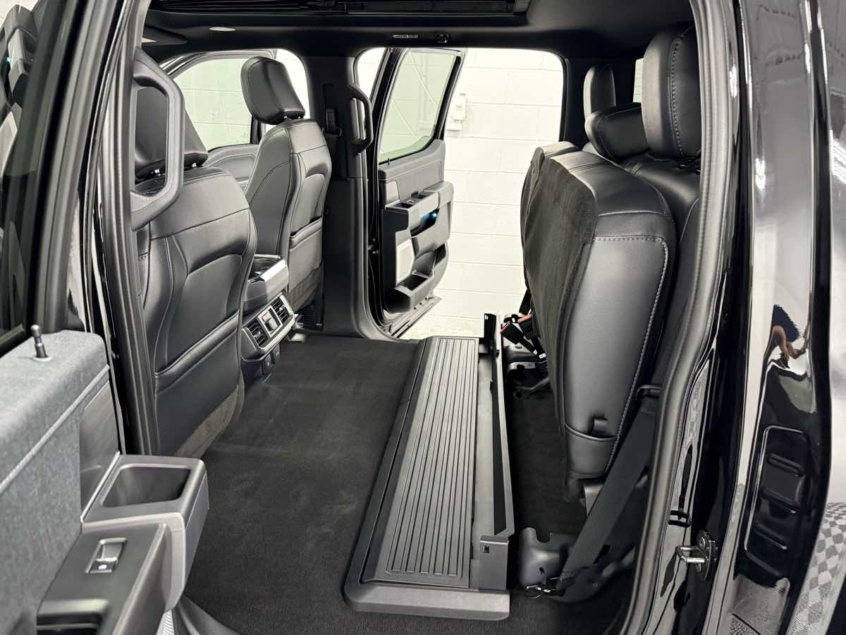 2024 Ford F-150 Lariat photo 13