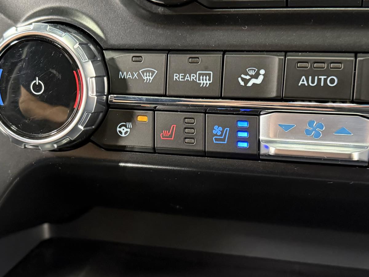 2024 Ford F-150 Lariat photo 26
