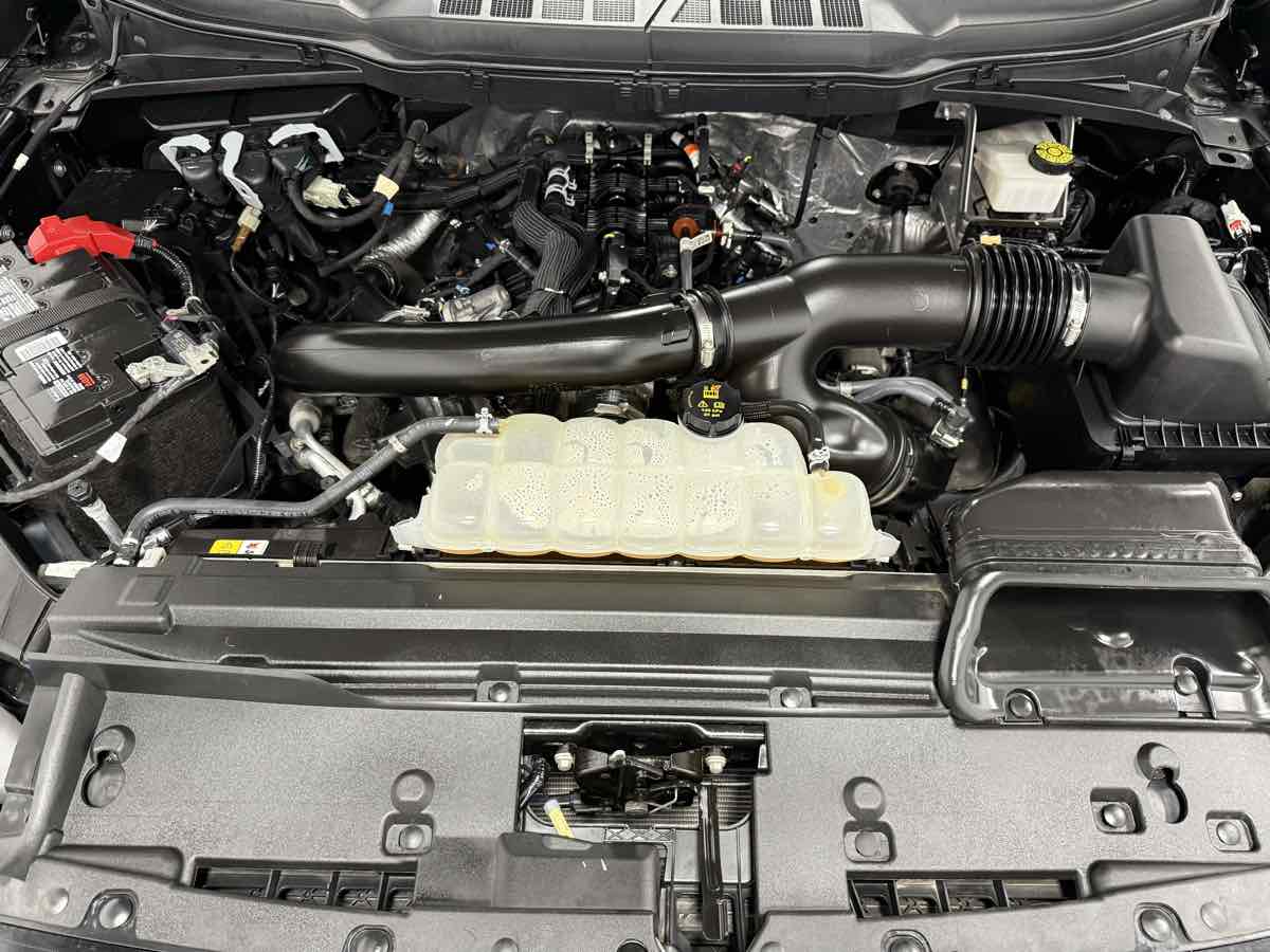 2024 Ford F-150 Lariat photo 34