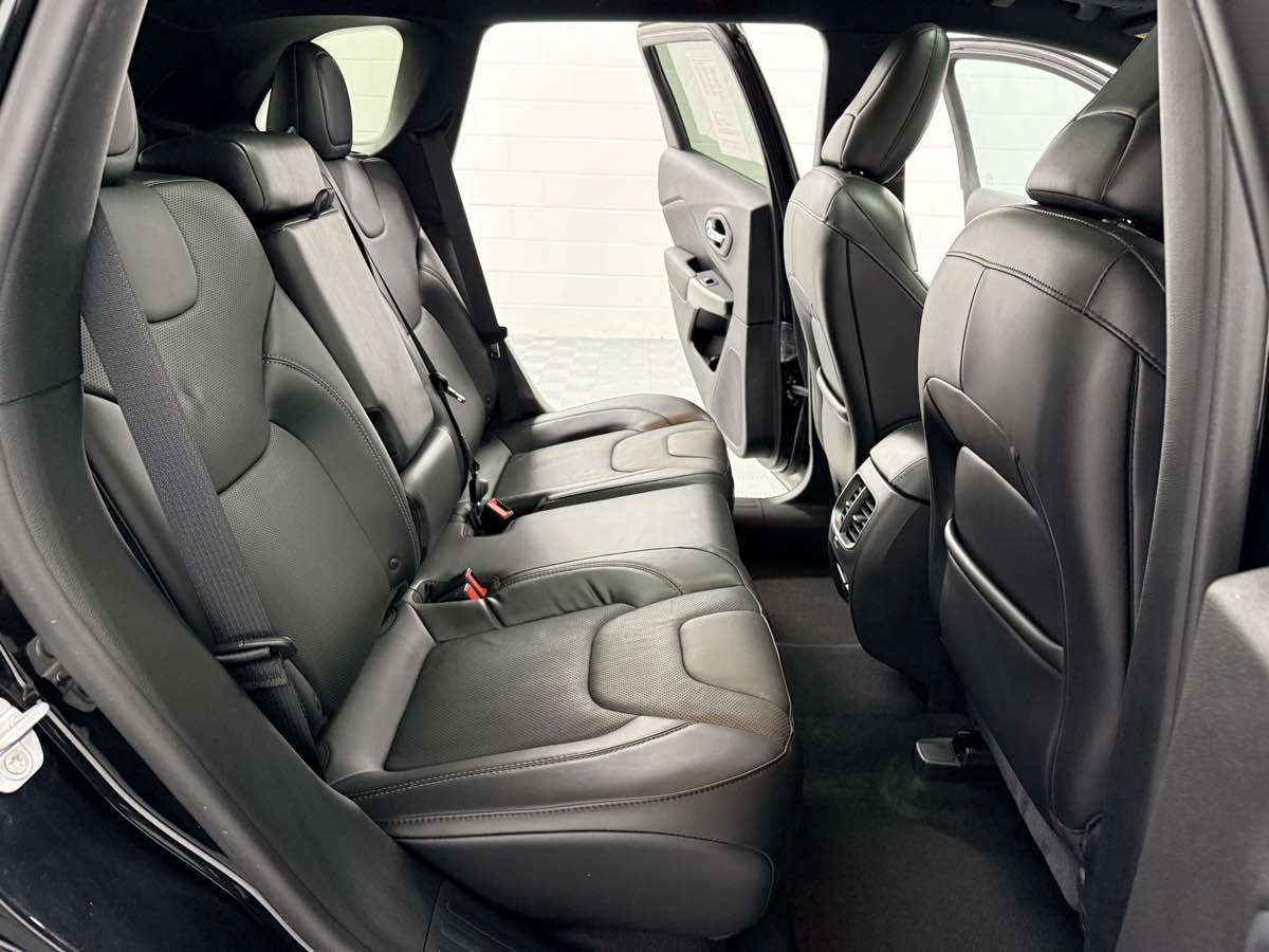 2019 Jeep Cherokee High Altitude photo 12