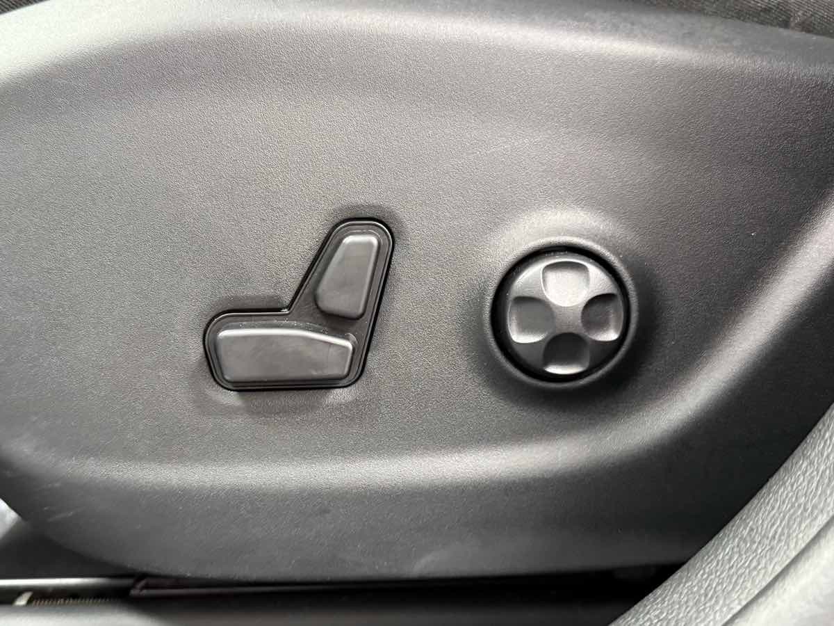 2019 Jeep Cherokee High Altitude photo 24