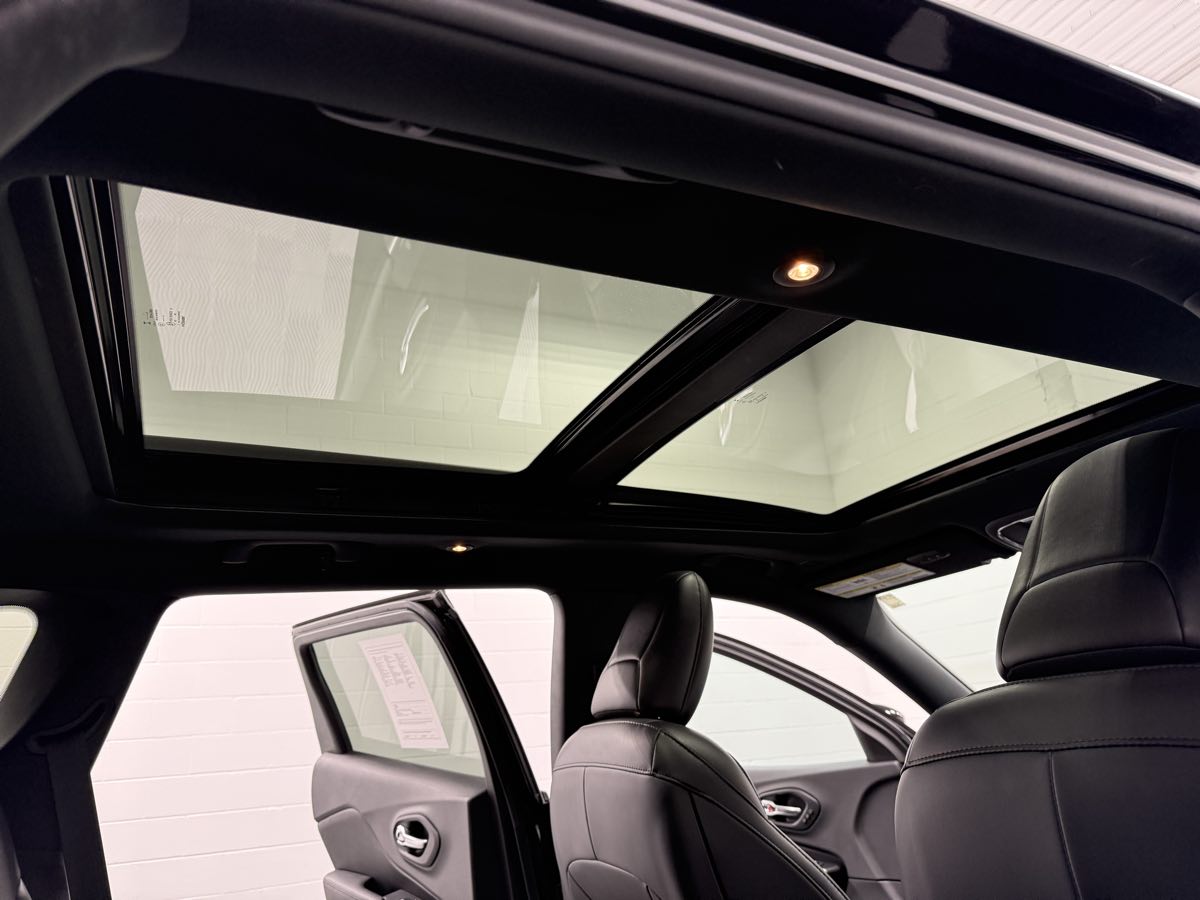 2019 Jeep Cherokee High Altitude photo 25