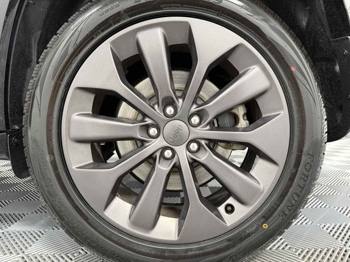 2019 Jeep Cherokee High Altitude photo 29