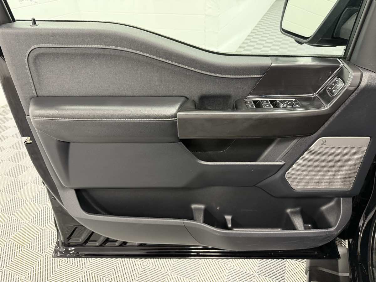 2024 Ford F-150 Lariat photo 10
