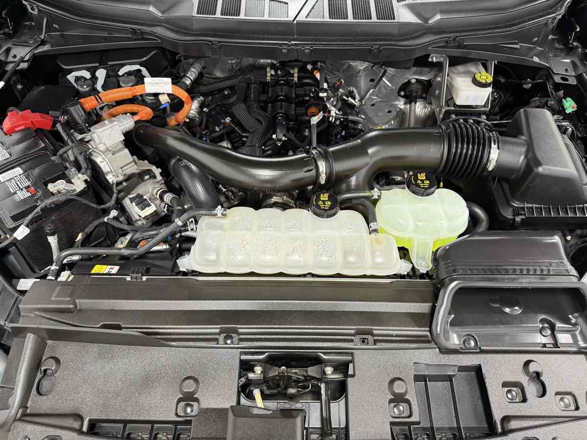 2024 Ford F-150 Lariat photo 31