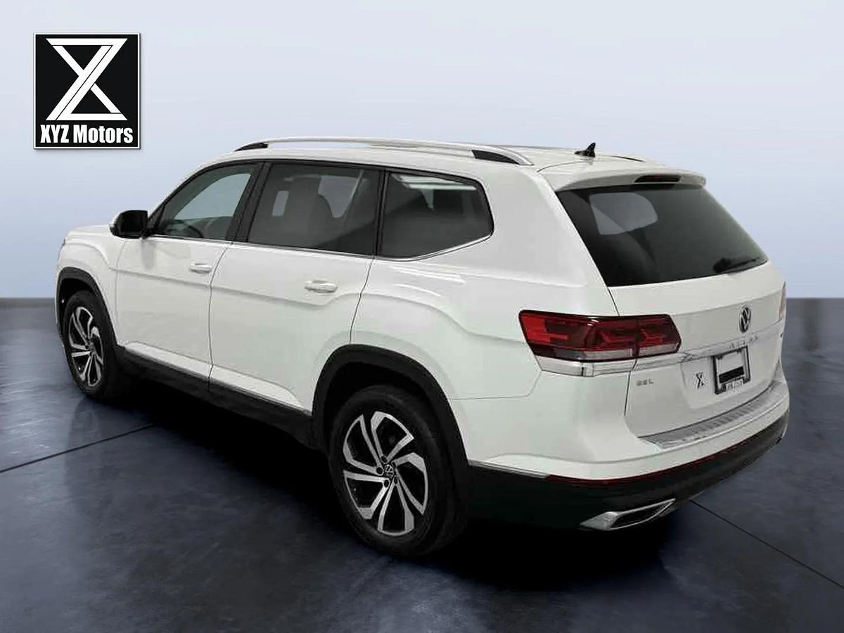 2023 Volkswagen Atlas SEL photo 2