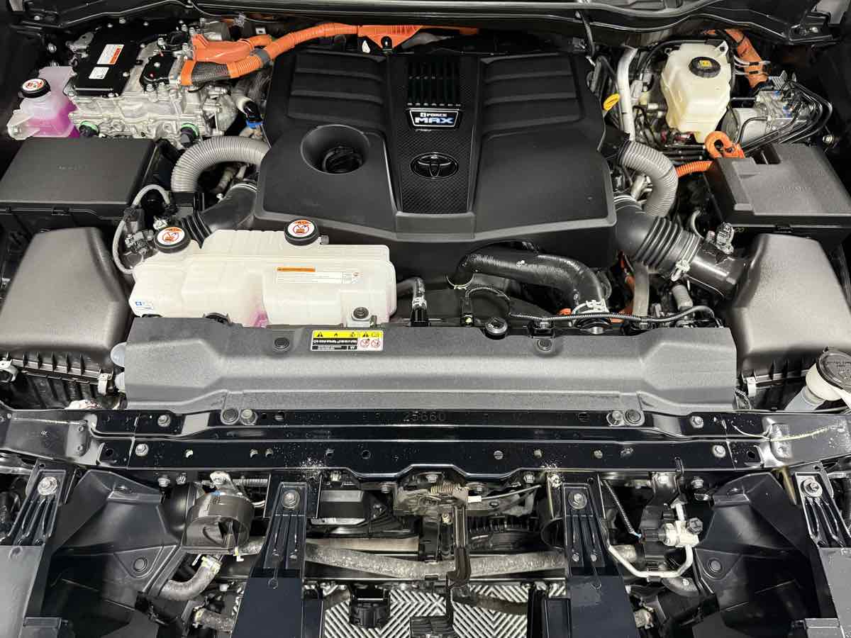 2024 Toyota Sequoia TRD Pro photo 34