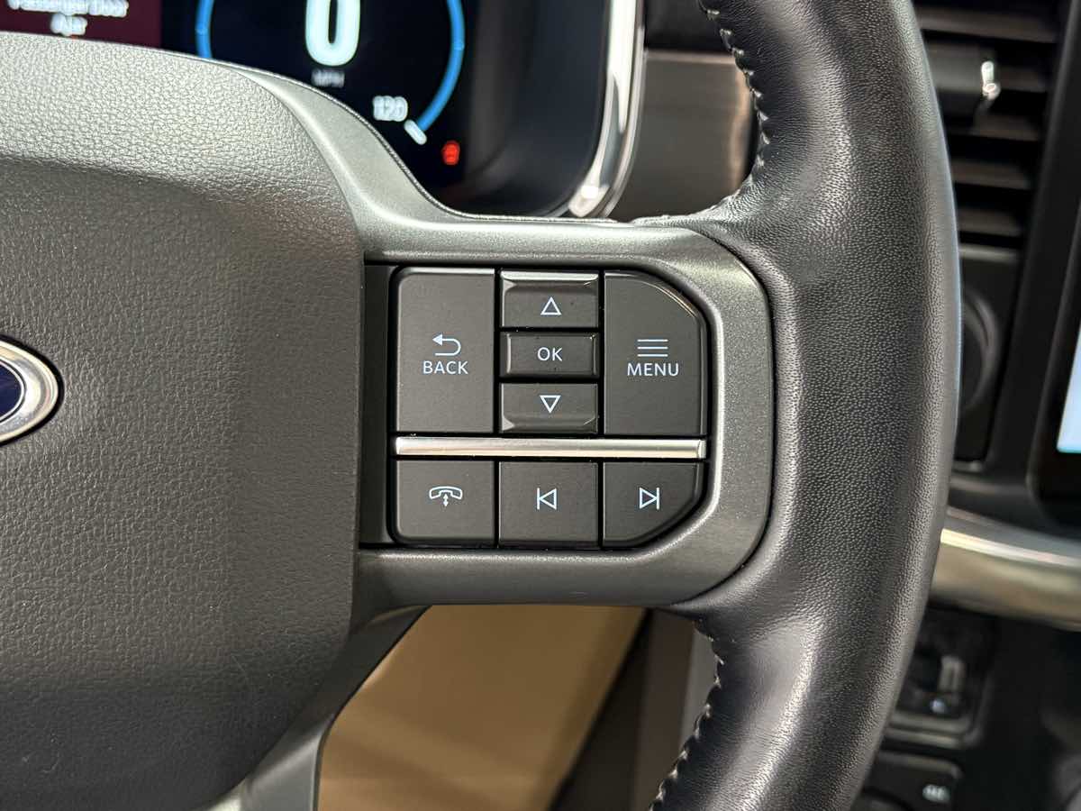 2022 Ford F-150 Lariat photo 17