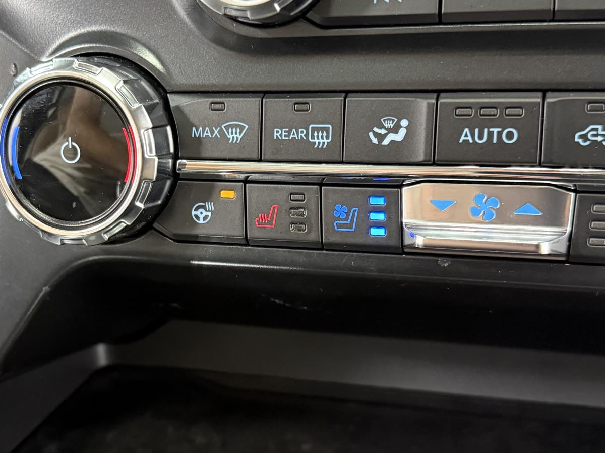 2022 Ford F-150 Lariat photo 26