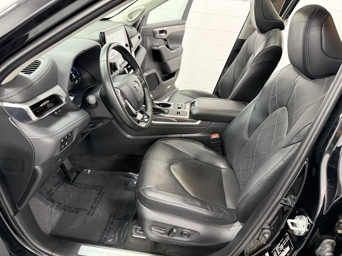 2023 Toyota Highlander Hybrid Platinum photo 7