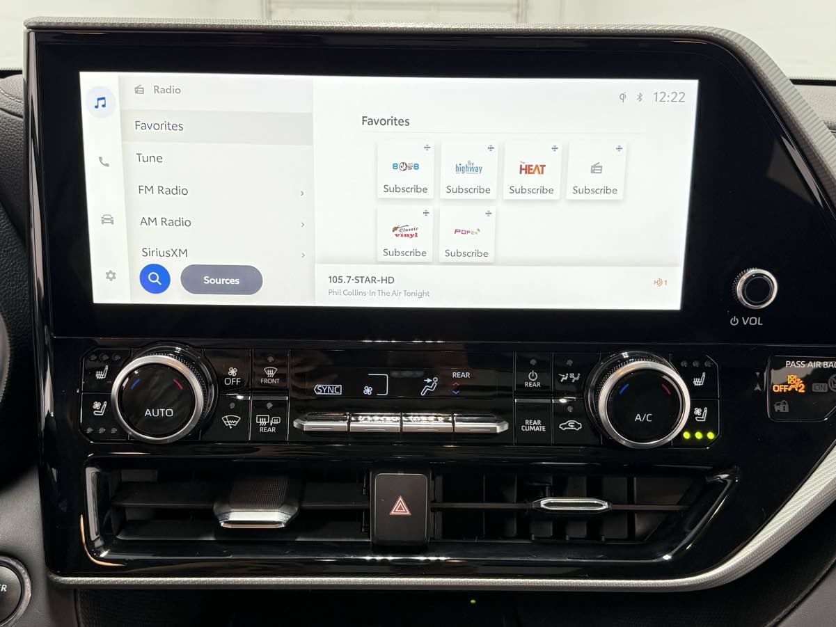 2023 Toyota Highlander Hybrid Platinum photo 18