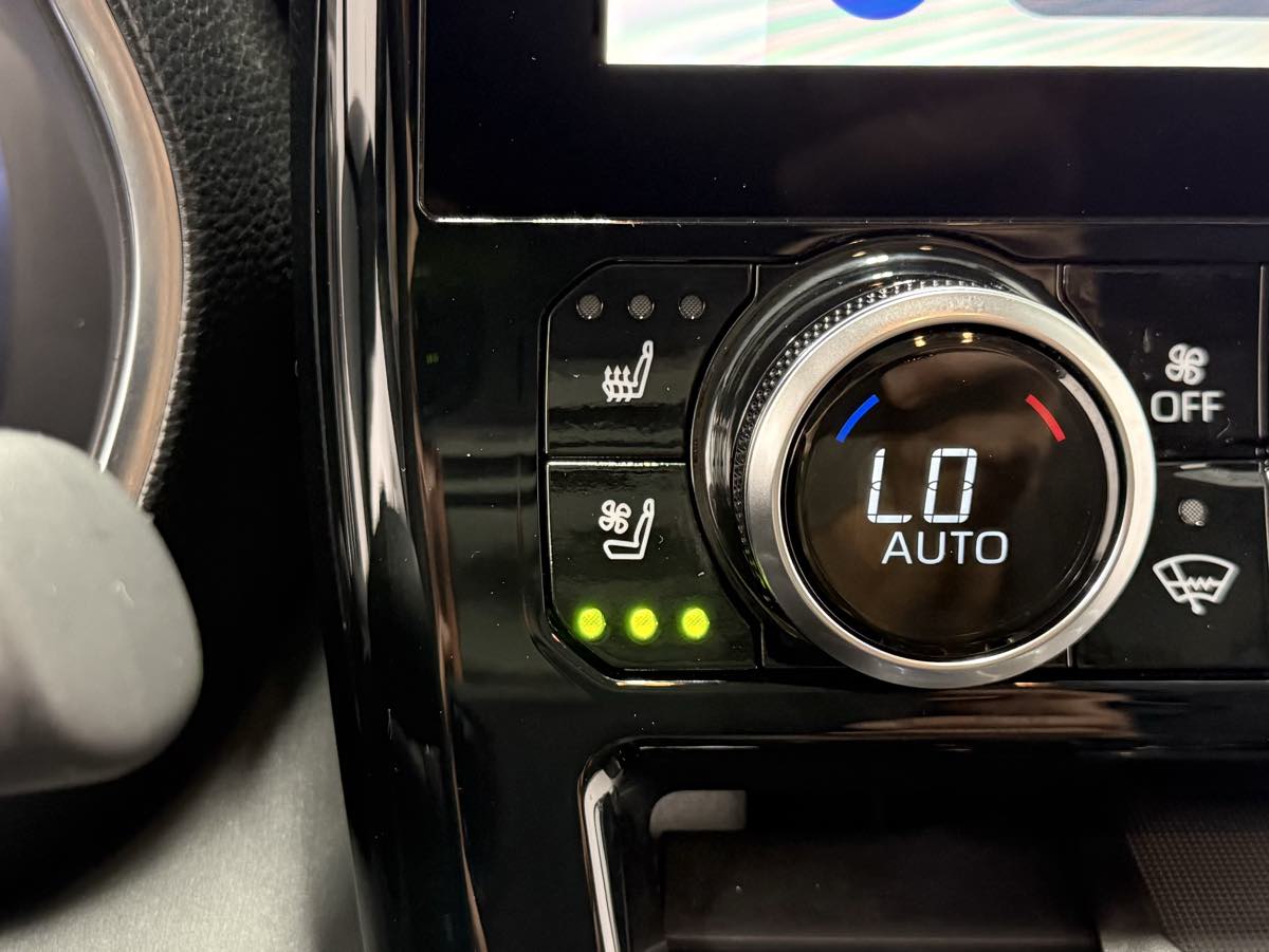 2023 Toyota Highlander Hybrid Platinum photo 20