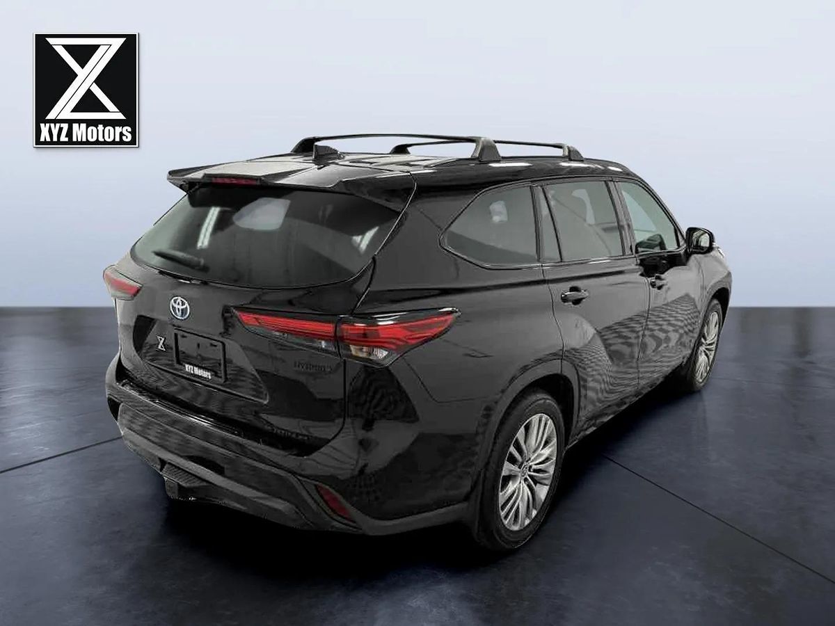 2023 Toyota Highlander Hybrid Platinum photo 2