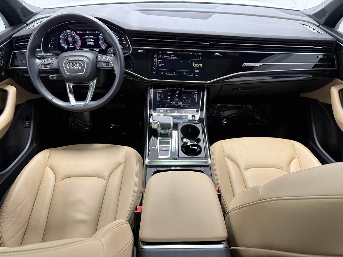 2022 Audi Q7 Premium Plus photo 11