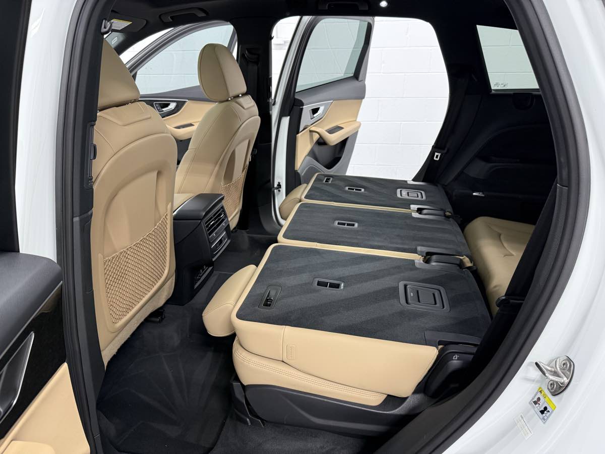 2022 Audi Q7 Premium Plus photo 14