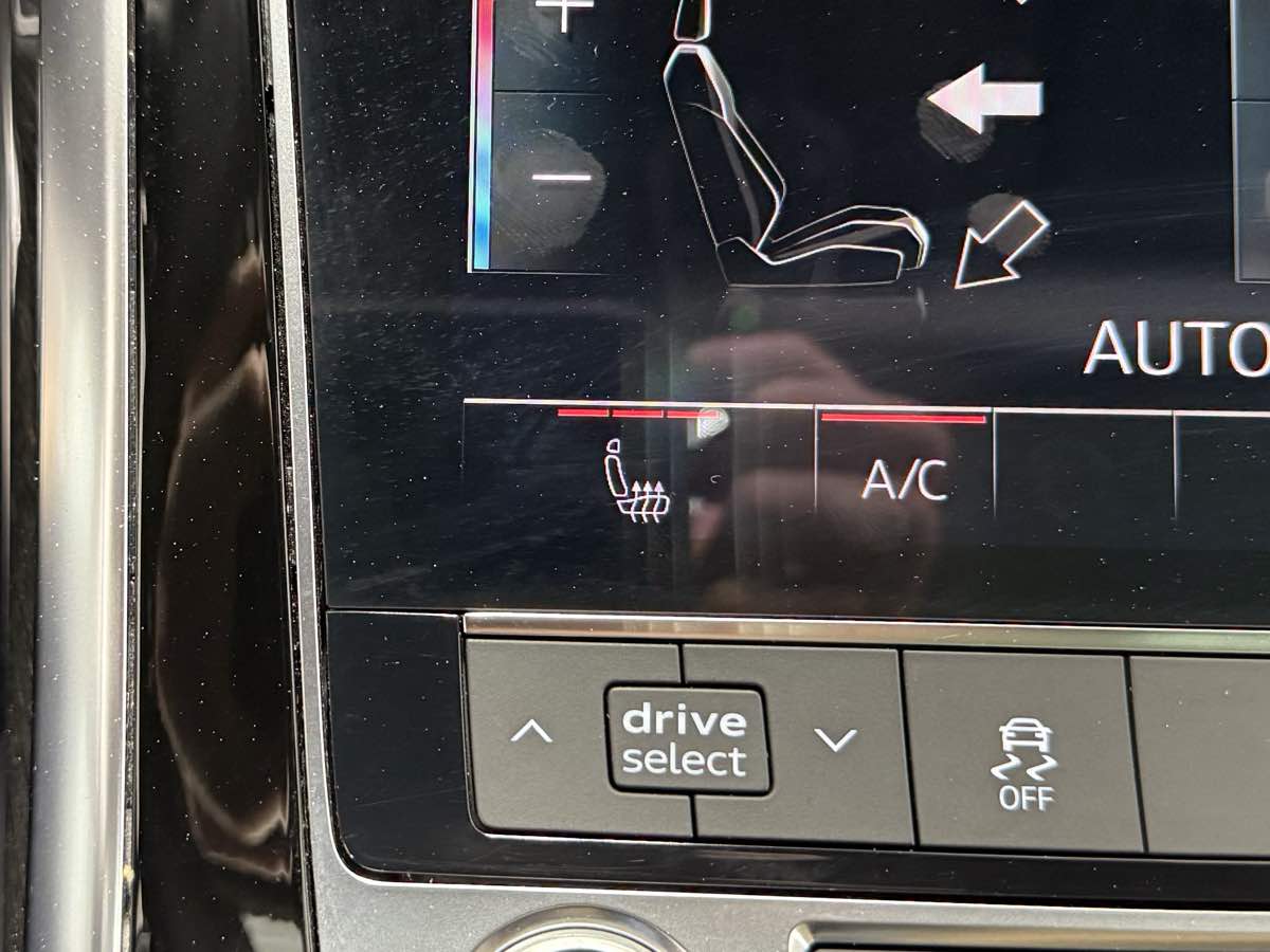 2022 Audi Q7 Premium Plus photo 22