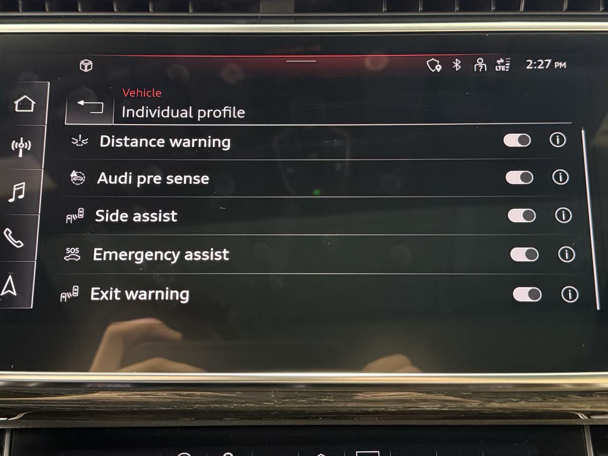2022 Audi Q7 Premium Plus photo 24