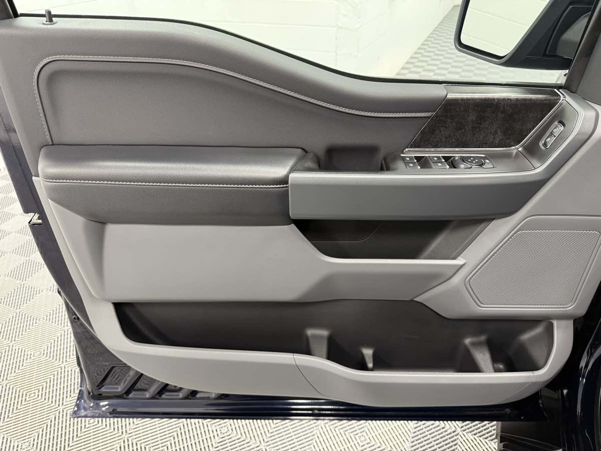 2023 Ford F-150 XLT photo 9