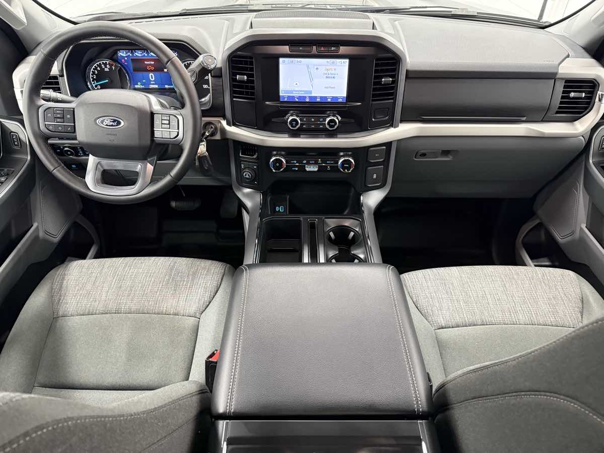 2023 Ford F-150 XLT photo 11