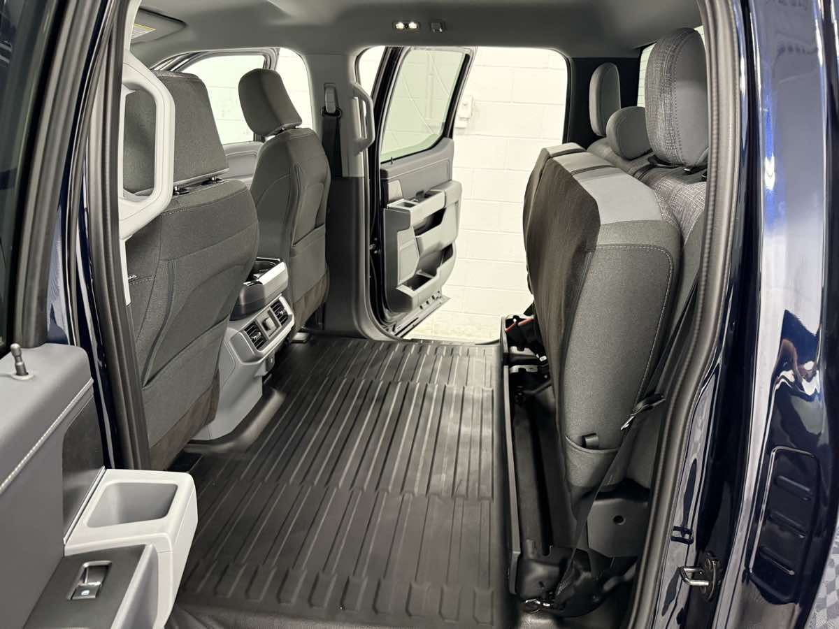 2023 Ford F-150 XLT photo 13