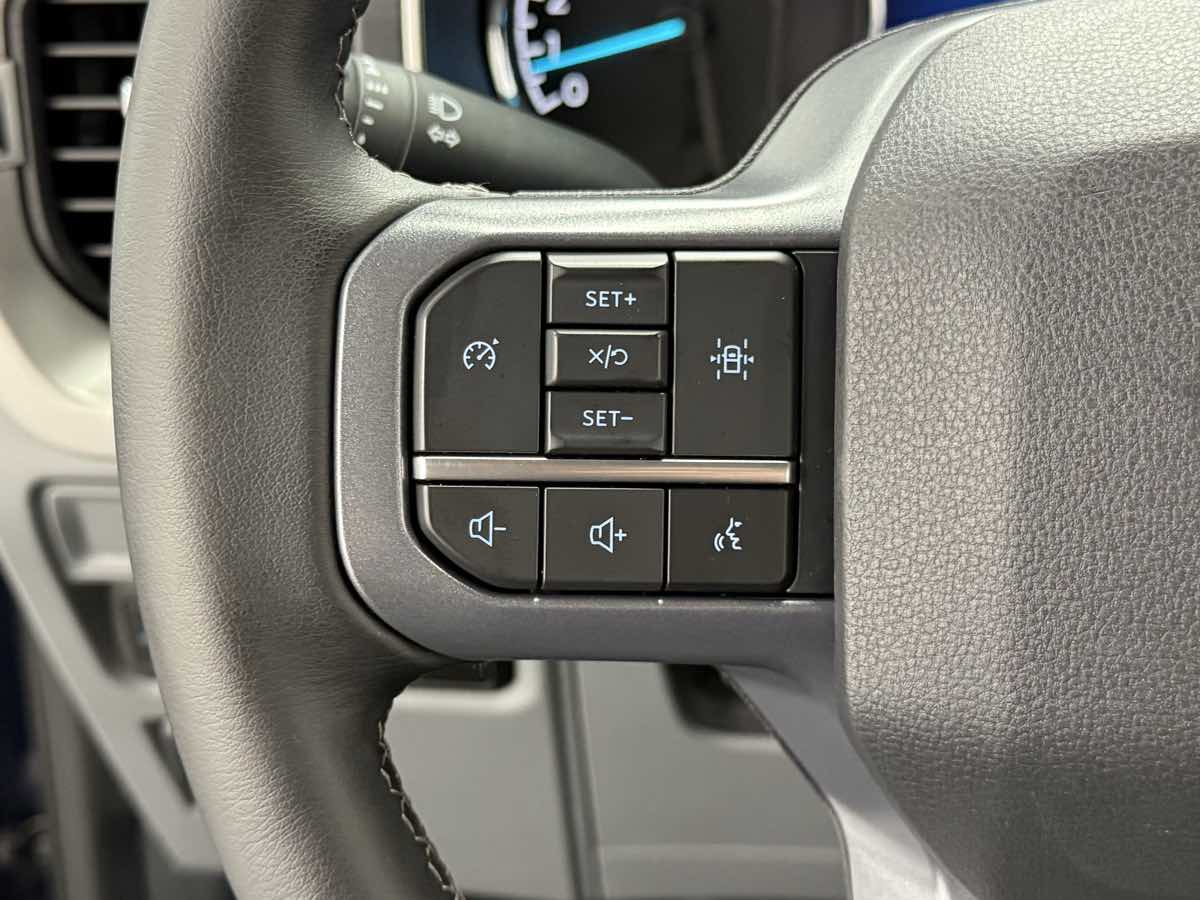 2023 Ford F-150 XLT photo 16