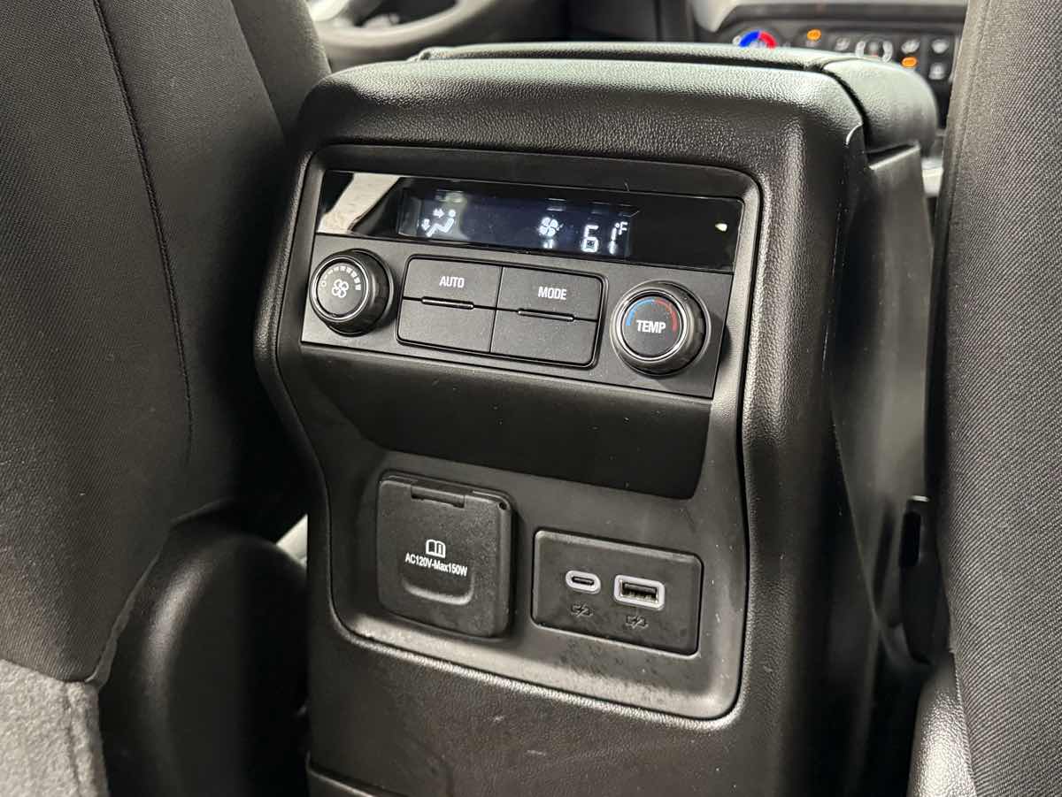 2023 Gmc Acadia SLE photo 22